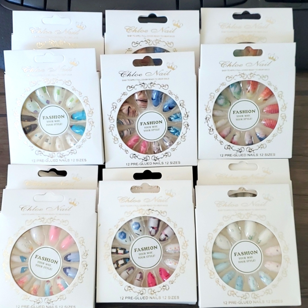 NEW *SET of 12* Press On Nails